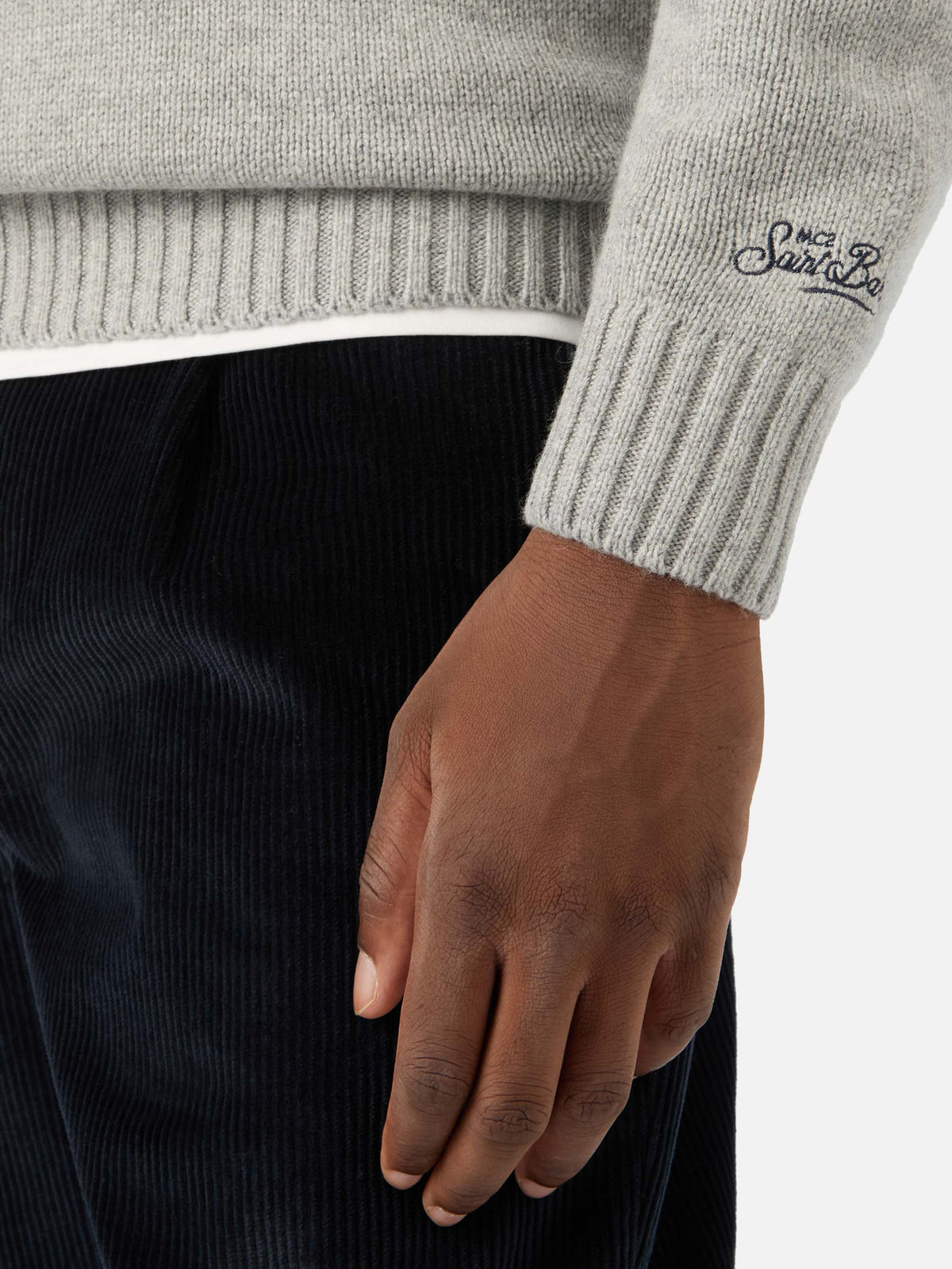 Maglia girocollo Bombardino Light grigia con intarsio e ricamo Après Ski