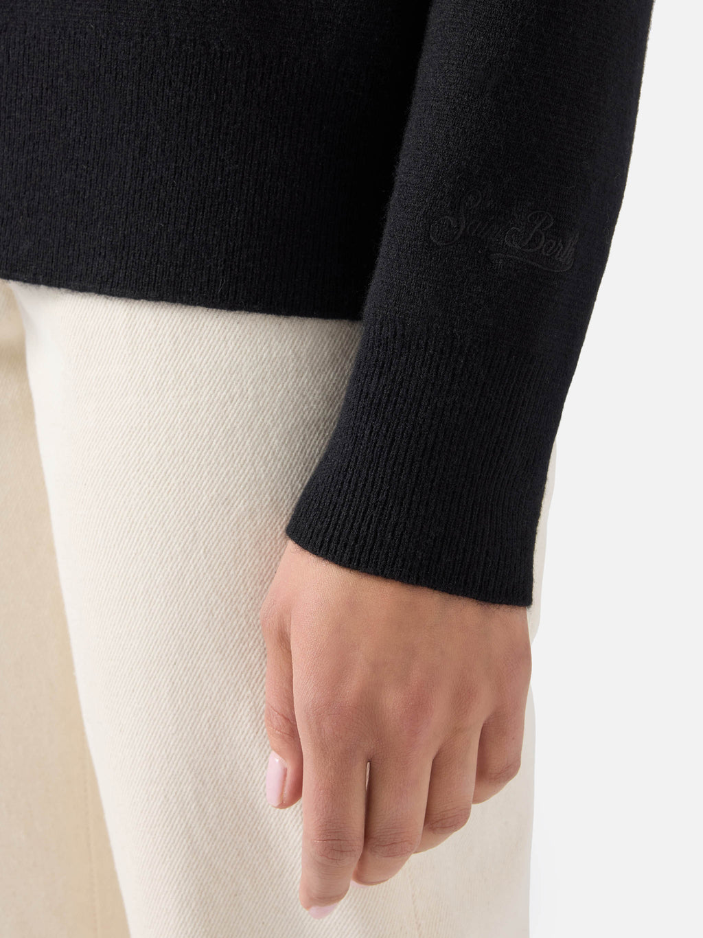 Maglia Capucine nera in lana con mezza zip