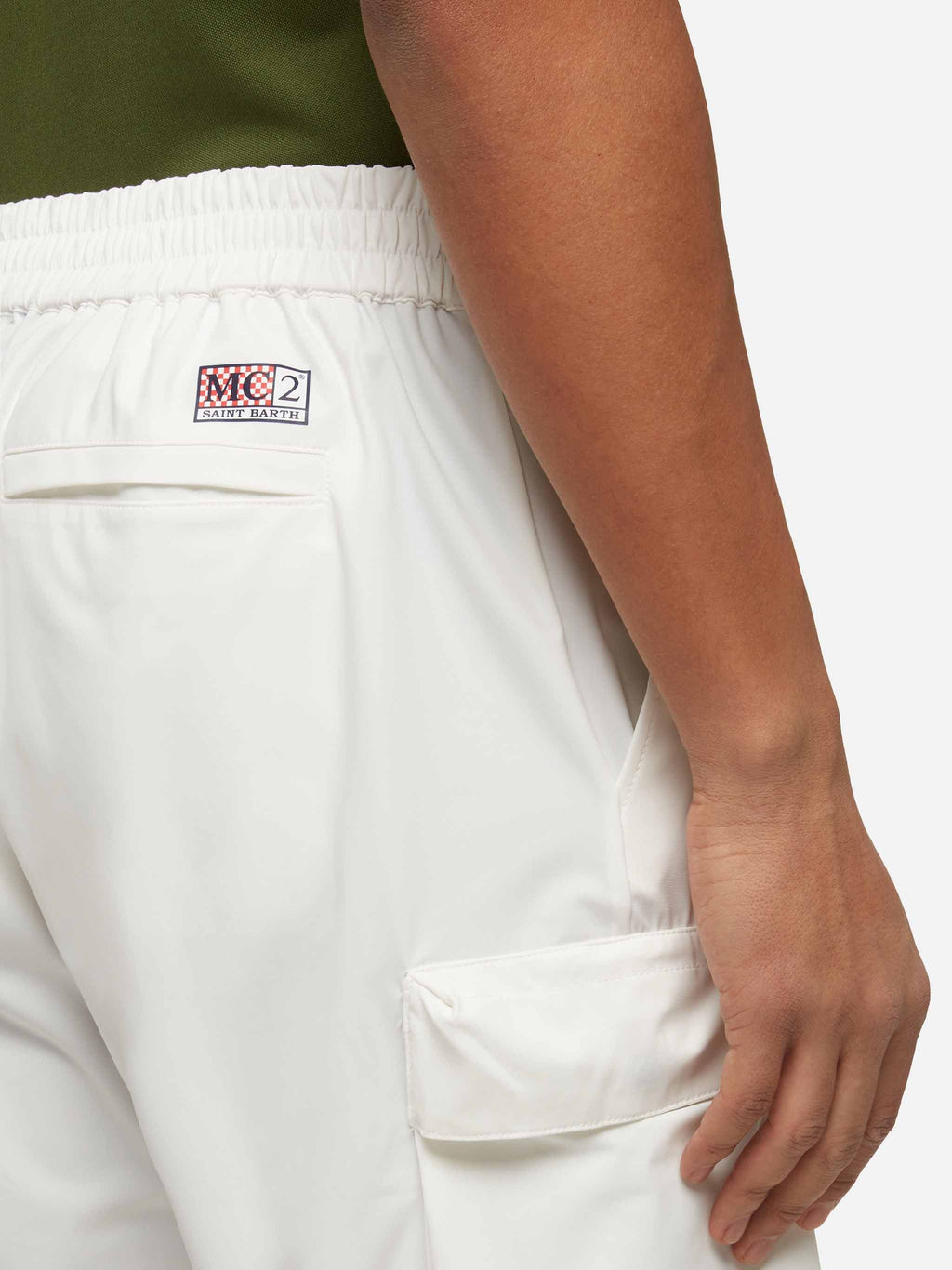 Bermuda Deck bianco panna in tessuto tecnico con tasche cargo