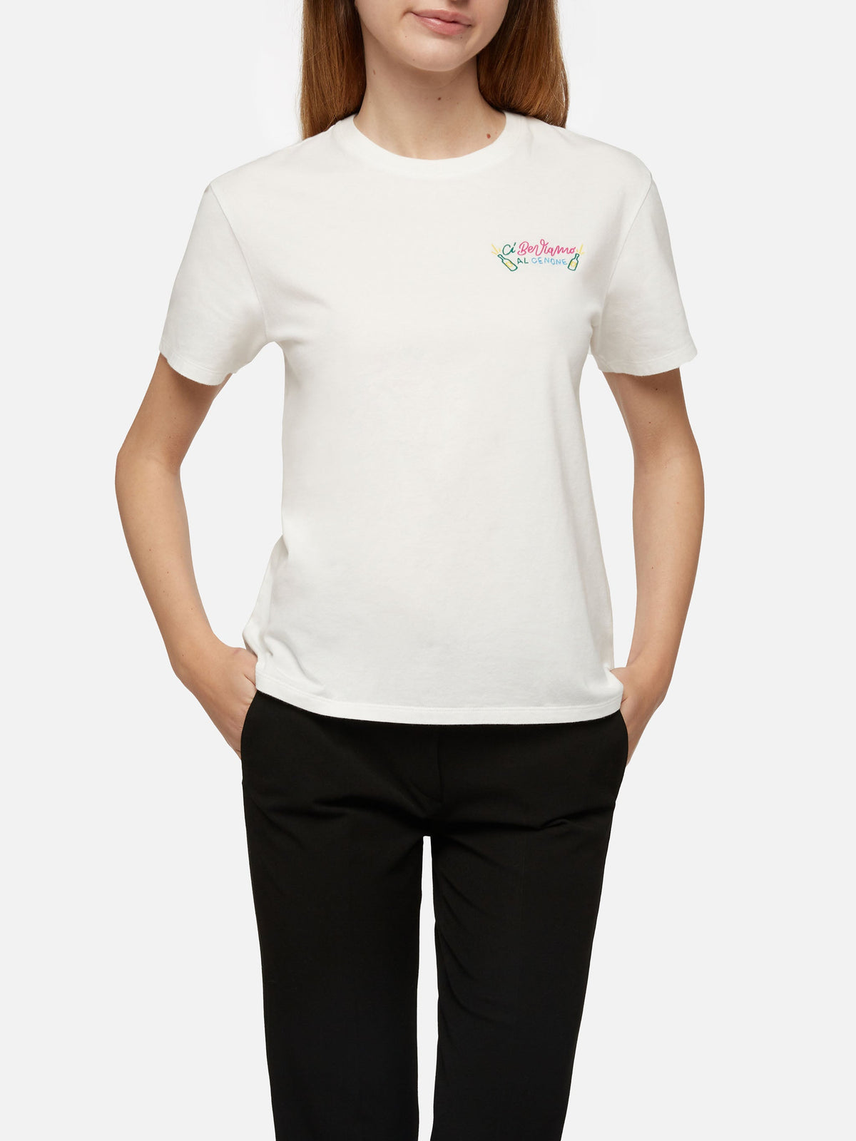 T-shirt Emilie bianco panna con ricamo Ci beviamo al cenone product image 2