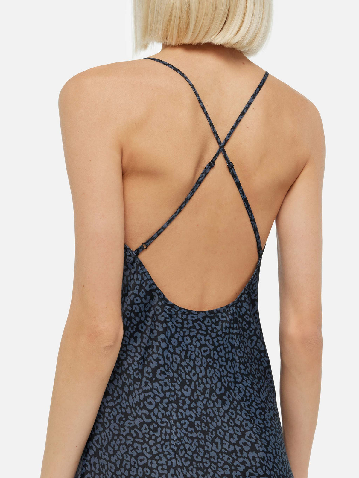 Abito Eydis in satin con stampa leopardata pastello