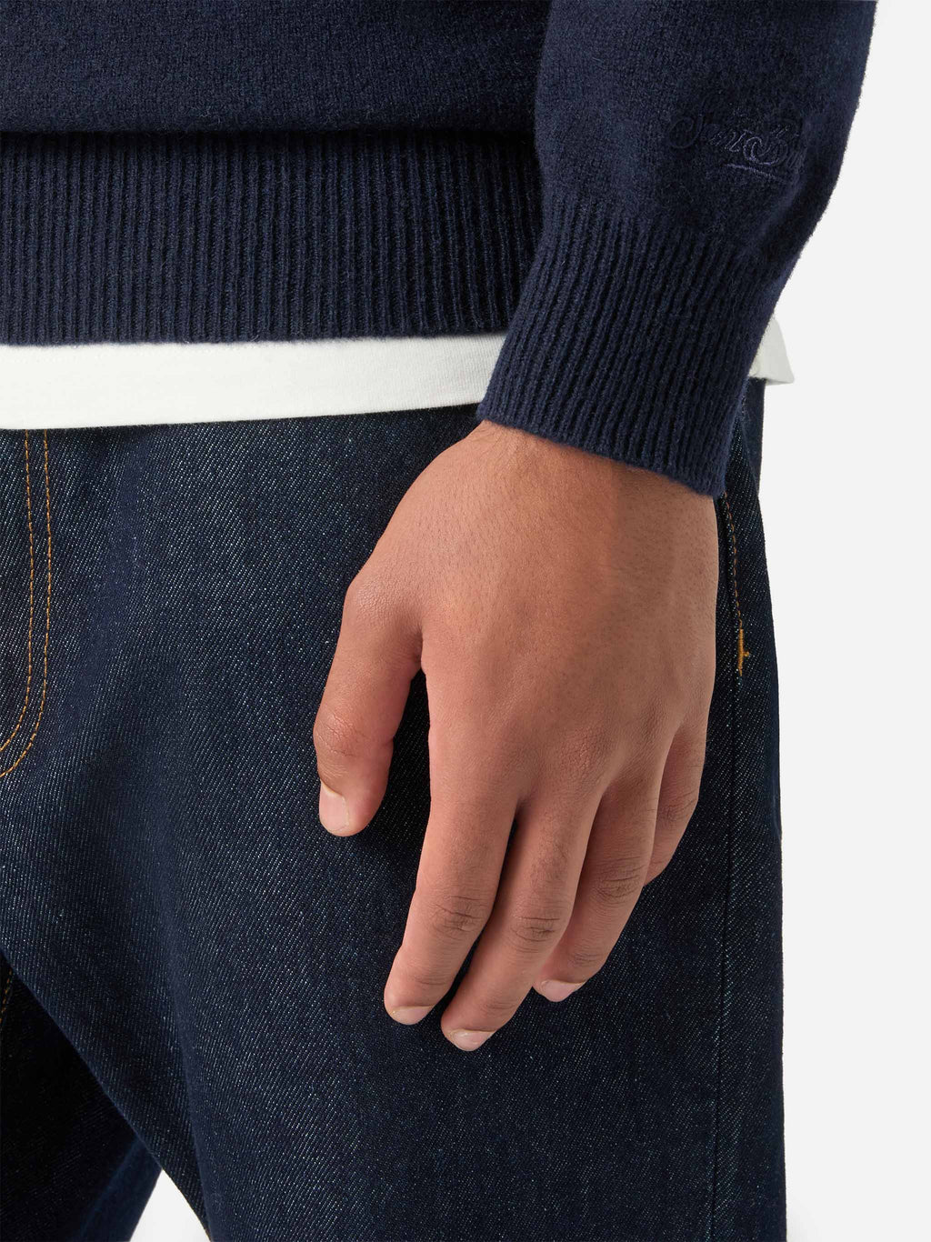 Maglia Jermyn blu notte in lana d'agnello con mezza zip e collo a contrasto