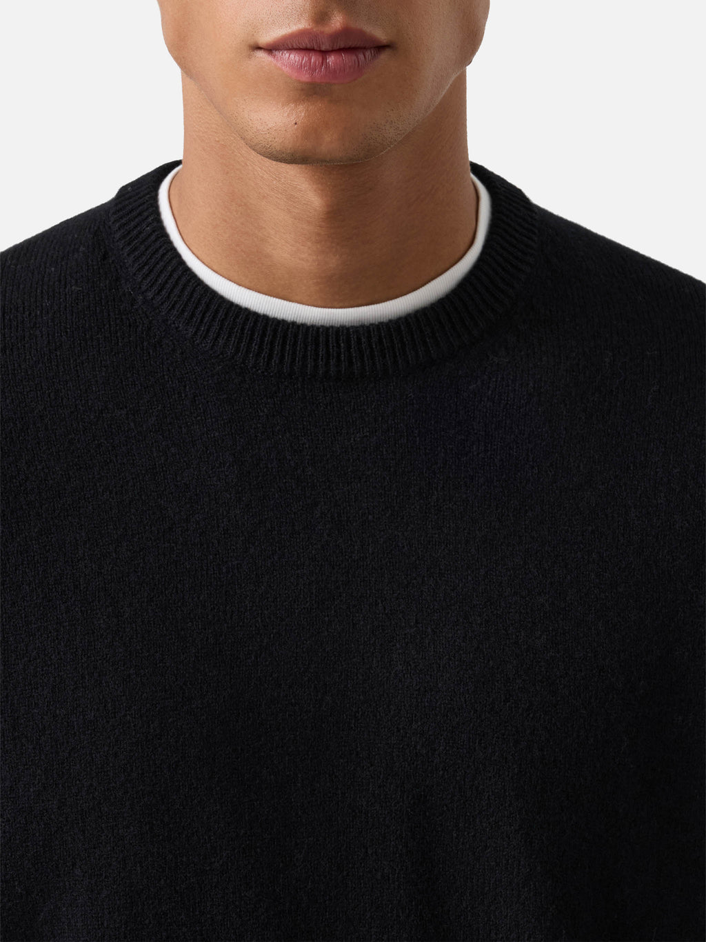 Maglia girocollo Regent nera in lambswool