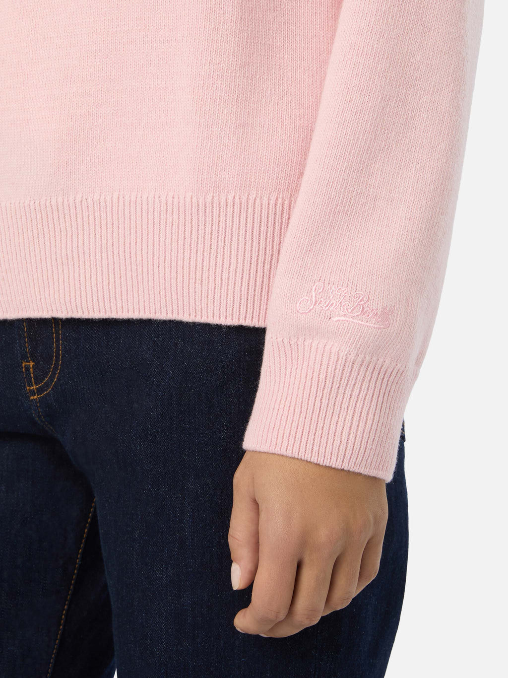 Maglia girocollo Tessa rosa in misto lana e cashmere con ricamo Bella E Impossibile