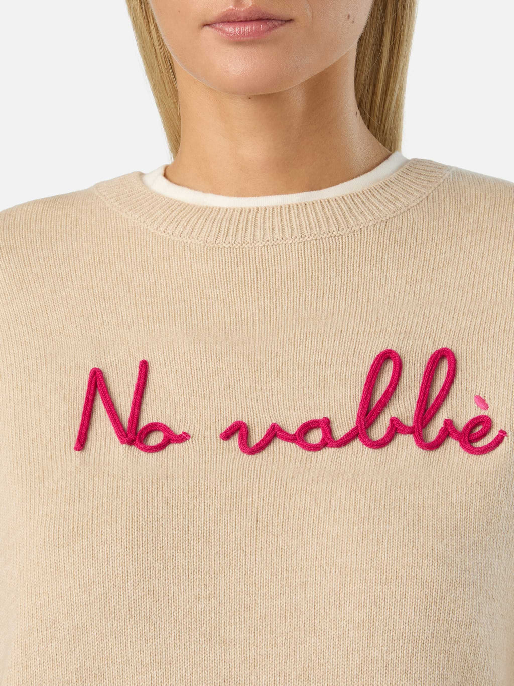 Maglia girocollo Tessa beige in misto lana e cashmere con ricamo No Vabbè